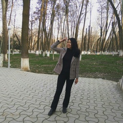 Аделя Тологонова, 26 лет