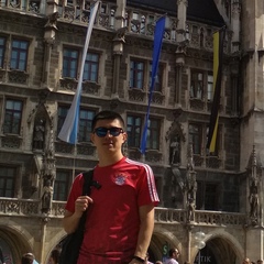 Baur Taishmanov, Praha