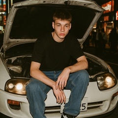 Максим Элдж