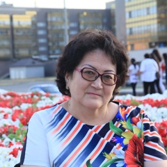 Гулия Анарова, 62 года