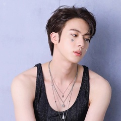 Kim Seokjin, 32 года