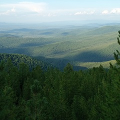 Алех Мон, Кызыл