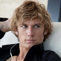 Richard Pettyfer, Екатеринбург