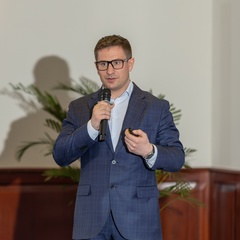 Максим Тютюнник, Санкт-Петербург